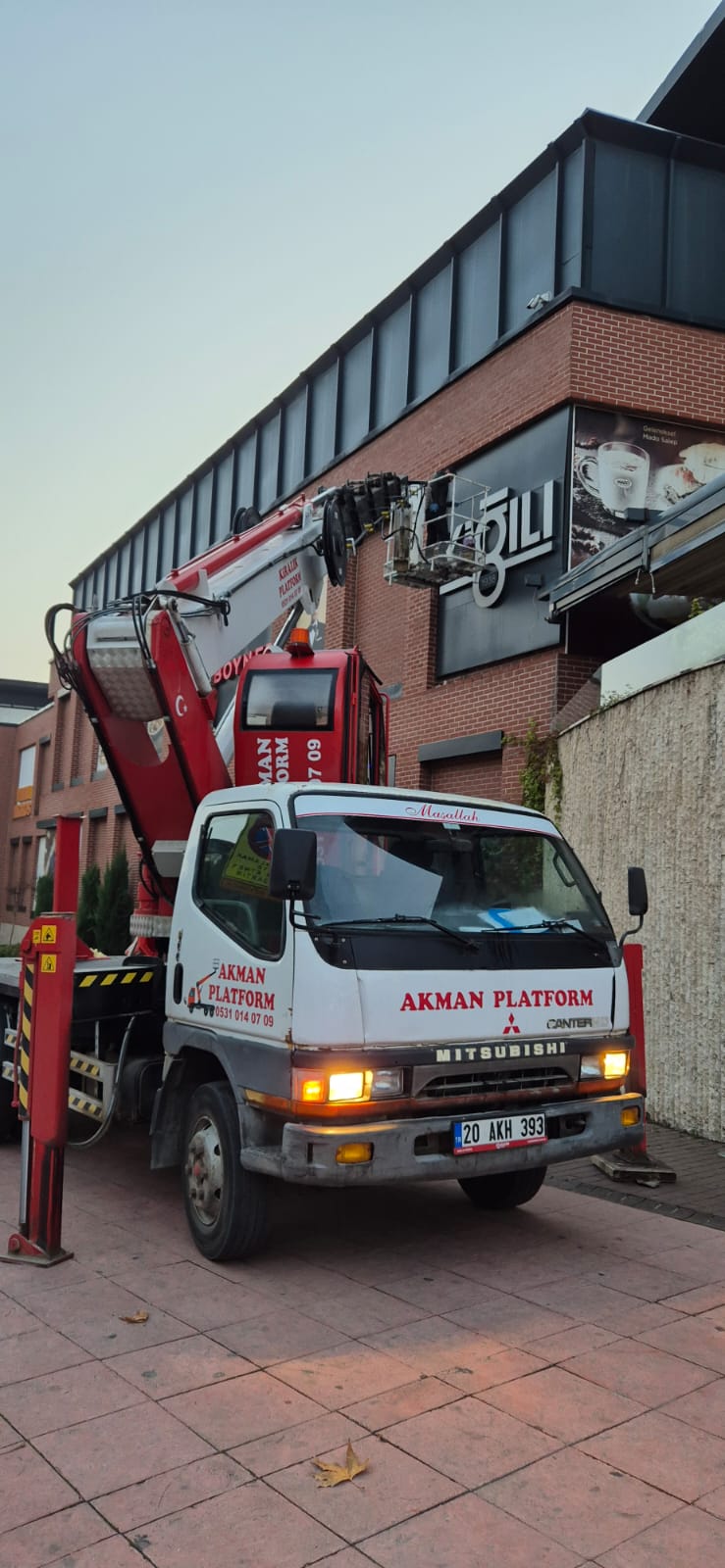 26 Metre Sepetli Platform Hizmeti - Denizli temizlik hizmeti fotoğraf 3